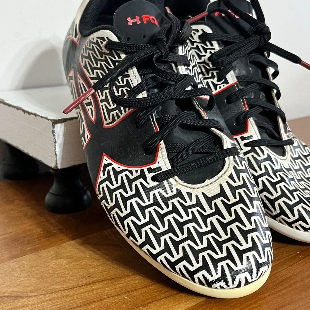 Under Armour Force Soccer Cleats Kids‎ 5Y Black White Red 1264206-103